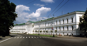 Город Полтава, центр, здание Городского Совета